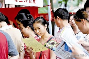 外媒：索默脚踝严重肿胀&痛感剧烈，今天将接受检查